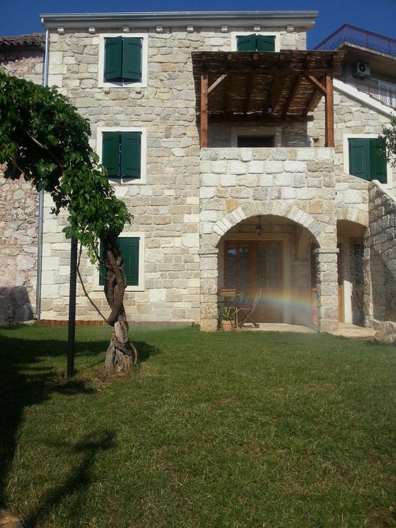 Dvori Svetog Mihaela Apartment Šibenik Cameră foto