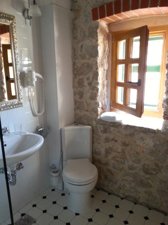 Dvori Svetog Mihaela Apartment Šibenik Cameră foto