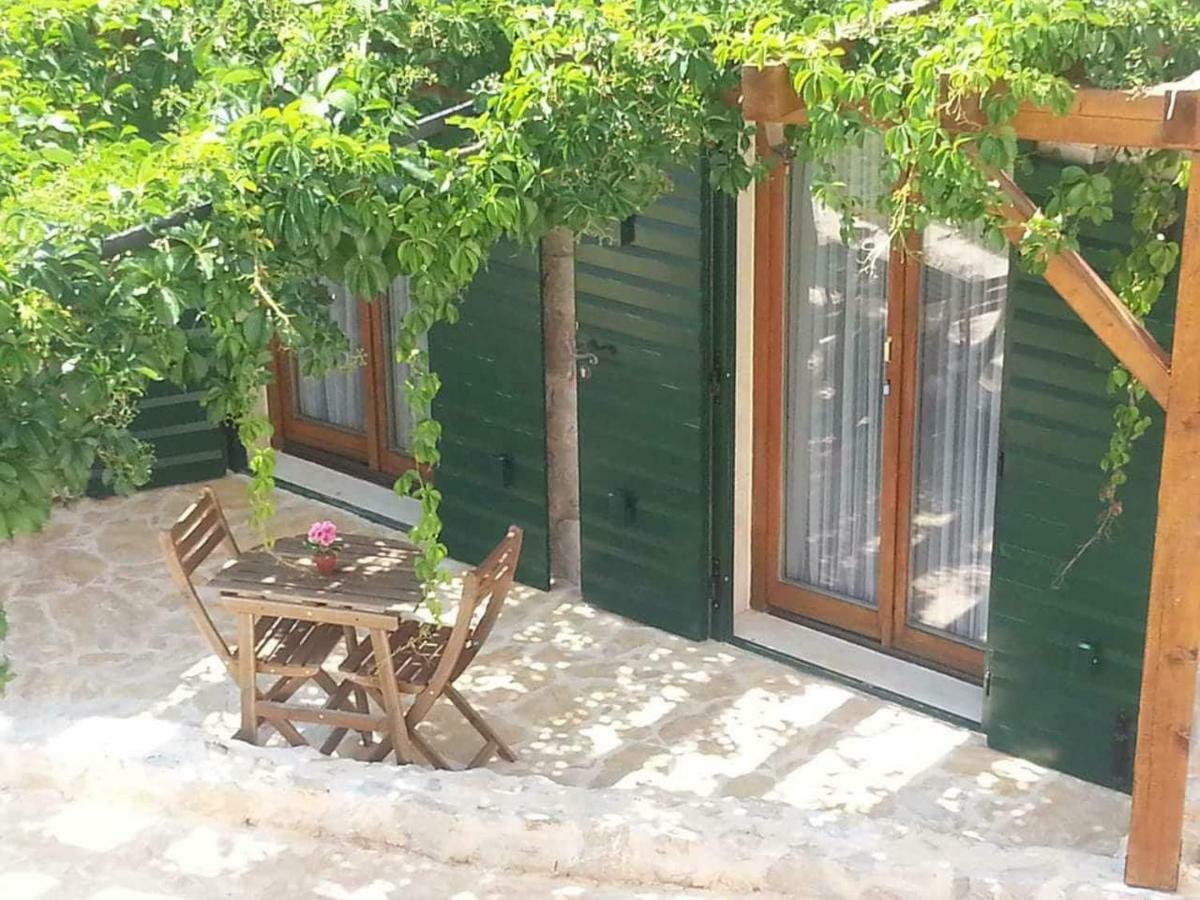 Dvori Svetog Mihaela Apartment Šibenik Exterior foto