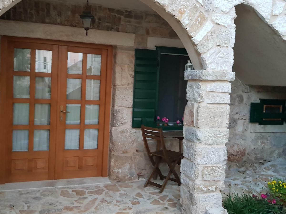 Dvori Svetog Mihaela Apartment Šibenik Exterior foto